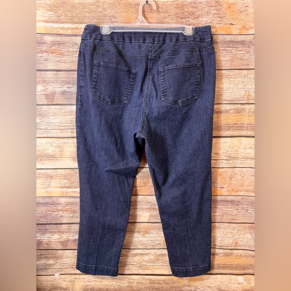 Soft Surroundings Super Stretch Pull On Capri Jeans M Medium Dark High Waist - Picture 3 of 6